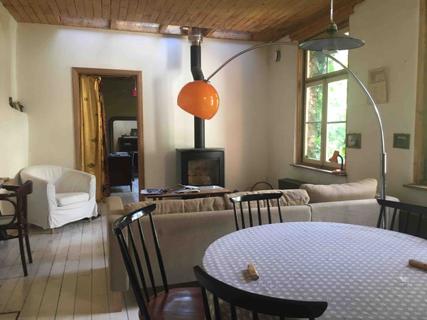 La maison située  au bout d'une ancienne impasse, un peu hors du temps bordée pa Argentat, France Maison de charme intérieur d'ilot Entire townhouse vacation rental 17776963