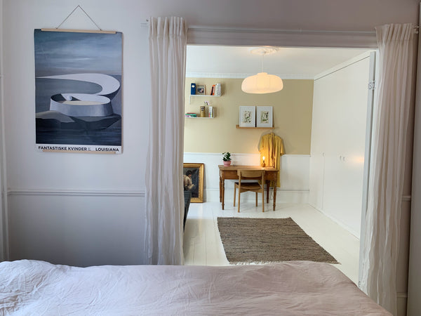 Hele gruppen har nem adgang til alt fra denne centralt beliggende bolig. Copenhagen, Denmark Skøn og rummelig lejlighed lige ved søerne Entire condo vacation rental 659930238110820456