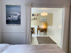 Hele gruppen har nem adgang til alt fra denne centralt beliggende bolig. Copenhagen, Denmark Skøn og rummelig lejlighed lige ved søerne Entire condo vacation rental 659930238110820456