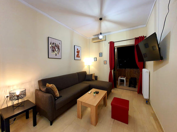 Welcome to this classically detailed and immaculate apartment located just 10-mi  Amazing Apartment Fiore CITY CENTER , private parking Entire rental unit vacation rental 54252721