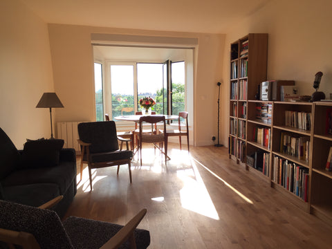 Appartement de 60m2 au 8ème étage (avec ascenseur) d'un immeuble des années 1990 Senlis, France 60m2, bow window sur les buttes chaumont et Paris Entire rental unit vacation rental 20569567