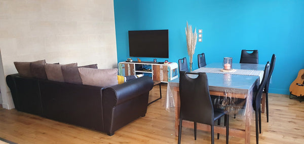 En raison de notre départ en vacance pendant 3 semaines, nous mettons en locatio Bordeaux, France Appartement proche centre et toutes commodités Entire rental unit vacation rental 44976502