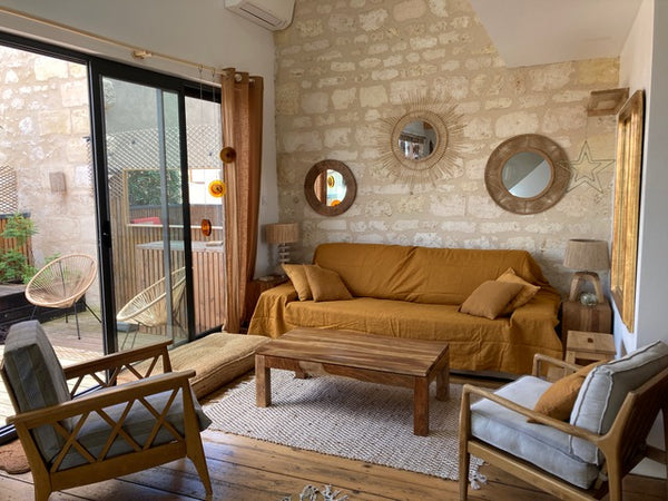 Situé en plein coeur du village des Chartrons, entre la romantique rue Notre Dam Bordeaux, France Havre de paix au coeur des Chartrons Entire rental unit vacation rental 666495293318555133