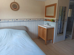 Venez profiter d'une chambre avec entrée privée dans notre maison. Vous disposer Ambarès-et-Lagrave, France Chambre entrée privée dans maison avec piscine Private room in home vacation rental 41849957