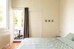 Dit gezellige en zonnige appartement is compact én ruim tegelijk.<br />Vanuit de Antwerp, Belgium Cosy, private apartment with terace and green view Entire condo vacation rental 657488896796767439