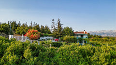 Ce petit studio tout équipé  se trouve devant la piscine. La vue donne sur une c Almyrida, Greece Un nid préservé que j'aimerais vous faire partager Entire rental unit vacation rental 33304383