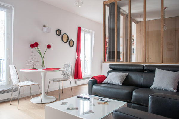 New apartment (designed by architect) 4 people, very quiet, Street De Buci in Sa Paris, France Modern flat Saint-Germain-des-Prés Entire rental unit vacation rental 9633291