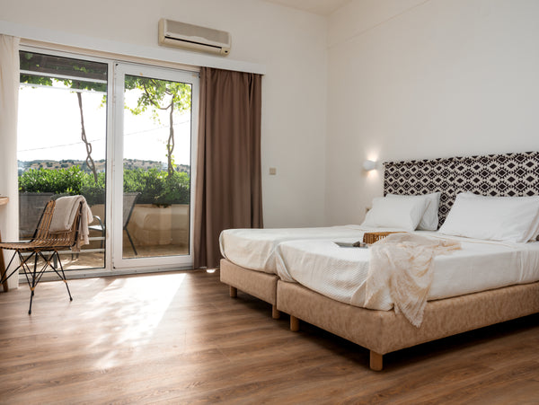 Boasting a garden, a bar as well as a restaurant, Villa Maxine is set in Agia Ga Rethimnon, Greece Villa Maxine Hotel -Superior Room Room in hotel vacation rental 49722039