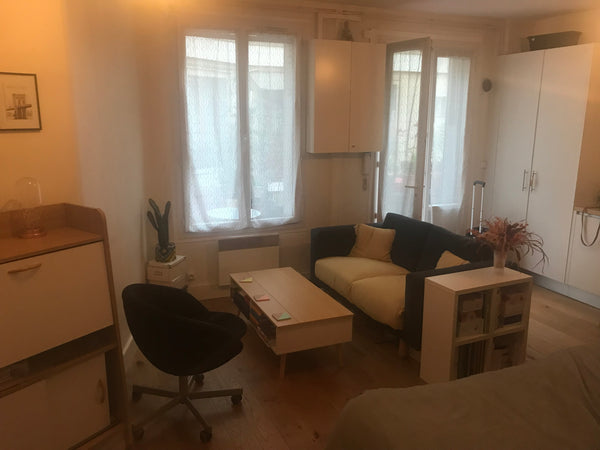 Petit appartement au cœur de Paris composé d'un coin chambre ouvert sur le salon Paris, France Studio Quartier Canal Saint Martin Entire rental unit vacation rental 18652223