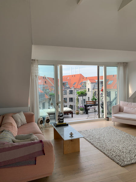 Velkommen til min lejlighed på fredelige Østerbro. Lejligheden er oplagt til fam Copenhagen, Denmark Stor og lys loftslejlighed på Østerbro Entire rental unit vacation rental 43684643