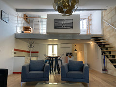 Situé en plein cœur du quartier le plus vivant de Bordeaux, niché au 4ème et der Bordeaux, France Le Loft Saint Rémi Entire loft vacation rental 42448288