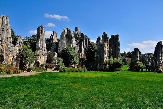 Private day tour in Kunming to Stone forest and cuihu lake with lunch  Private Tours and Travel Guide Asia Shanghai CITY Kunming Destination Tour