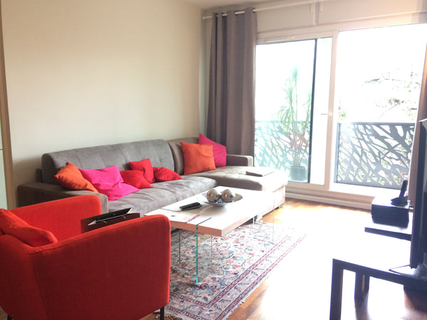 Discover an incredible apartment just at 3minutes by foot of the most popular av  ☀️Wonderful apartment near to champs Elysée☀️ Entire rental unit vacation rental 17874094