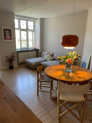 Ligger på en stille sidevej til Nørrebrogades pulserende liv, med hyggelige rest  Køkken-alrum og stort bad - centralt på Nørrebro Entire condo vacation rental 688123356750746924