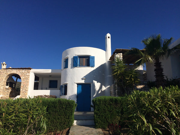 Villa Bianca is close to many splendid beaches with clear waters! You’ll love it Brussels, Belgium Relax in the spacious Villa Bianca  in Paros! Cycladic home vacation rental 14519427