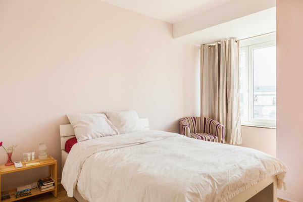 Big bedroom with 1 double bed.<br />It's close to both Midi Station and Brussels Brussels, Belgium Nice bedroom in Brussels center Private room in rental unit vacation rental 2853699