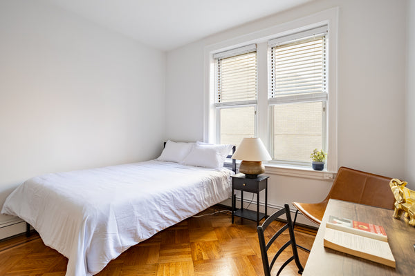 This apartment is ideal for those in the aviation industry, healthcare, educatio  Rental unit in Queens · 1 bedroom · 1 bed · 1 shared bath Private room in rental unit vacation rental 797125439668851209