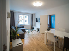 Diese neue, ausgesprochen freundliche, helle 2-Zimmer Wohnung erwartet Sie!<br / Klosterneuburg, Austria TOP renovierte, zentral gelegene Wohnung Entire condo vacation rental 24093696