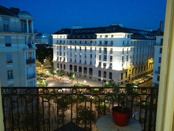 Bienvenue dans mon appartement sur la belle et calme place  Général Brosset dans Ixelles, Belgium Appartement cosy avec balcon 50m2 Entire rental unit vacation rental 13059718