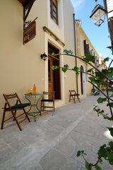 The <b>aparthotel in Rethymno</b> has 1 bedrooms and capacity for 2 people. <br> Rethimnon, Greece Apt in Rethymno Old Town,Near the Beach Ground Flo Room in aparthotel vacation rental 11765019