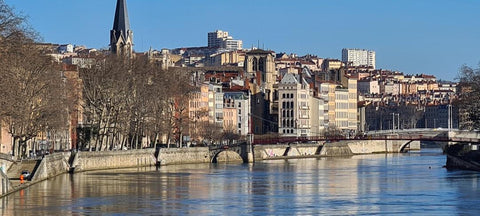 <b>License number</b><br />0693852100322  Porte du Vieux Lyon, along the quay... Entire guest suite vacation rental 52376185