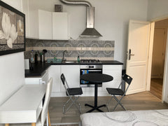 New flat with  an equipped kitchen, Italian style mosaic tiling in the bathroom, Uccle, Belgium Studio comfortable à Bruxelles Entire rental unit vacation rental 555632483431529555