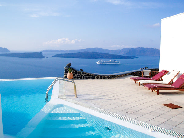THE CALENDAR IS NOT UPDATED!<br />Please scroll down the page and choose CONTACT  Santorini Akrotiri studio, shared pool and view 2 Room in aparthotel vacation rental 32730371