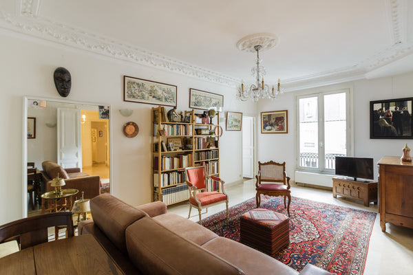 Cet appartement spacieux et confortable à 100 mètres de la Place des Vosges est  Paris, France Bright & cosy near Place des Vosges Entire rental unit vacation rental 11057468