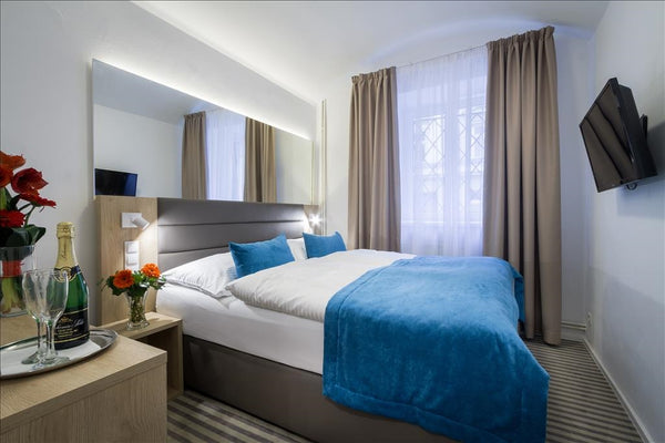 double/twin room in hotel White Lion<br /><br /><b>The space</b><br />The Hotel   Moder hotel room for two Room in boutique hotel vacation rental 28167030