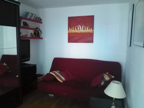 Bien desservi, à proximité de rues piétonnes commerciales et de parcs. La pièce  Paris, France Studio calme et lumineux au 4ème! Entire rental unit vacation rental 8696141