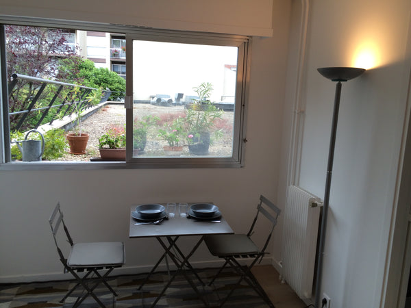 Mon studio donne sur la Place de l'Abbé Georges Hénocques,  dans le quartier dit Paris, France Studio 20 M2 au coeur de Paris Entire rental unit vacation rental 6230459