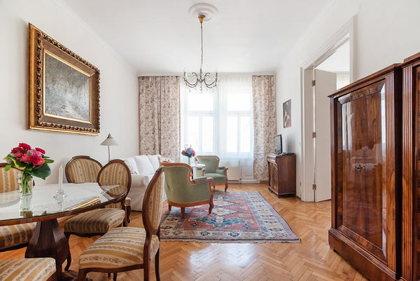 In unmittelbarer Nähe zur Wohnung befindet sich die Ringstrasse, das Parlament,  Vienna, Austria Zentrale ruhige, helle100m2 Wohnung nähe Parlament Entire condo vacation rental 50791829