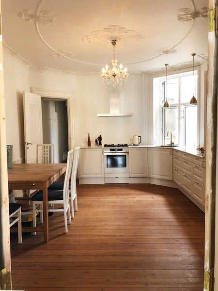 Light, classic 105 m2 flat. Quiet and close to everything. <br />1 master bedroo Copenhagen, Denmark Beautiful and classic flat in city centre Entire rental unit vacation rental 27506692