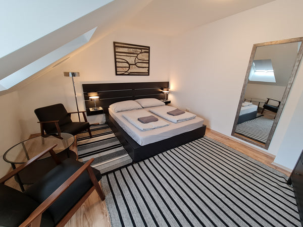 COZY ROOFTOP APARTMENT +++ BEST AREA OF VIENNA +++<br />WIEN MITTE +++ STADTPARK Vienna, Austria AM HEUMARKT - VIENNA CITY PARK APARTMENT 5 Entire rental unit vacation rental 50025989