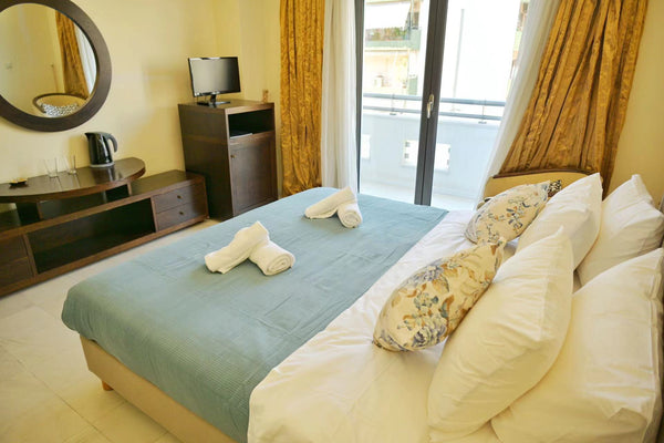 New Times Home & Hotels has everything you need for a pleasant stay. Is located  Greece New Times Home & Hotels Comfort Double Room Entire serviced apartment vacation rental 605064837578458365