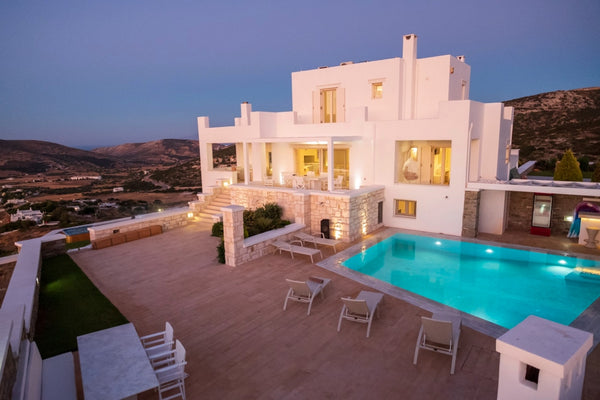 Villa Mariza contains all the comforts you need for your ideal summer in Paros.T Marathi, Greece Luxury villa with all the comforts for your vacay. Entire villa vacation rental 52235008