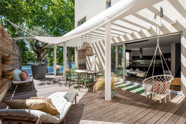 Atypical and rare place, a town house at the edge of the water! Close to the old Lyon, France L'Olivier - Contemporary House Entire townhouse vacation rental 10890112