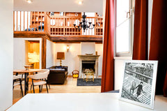 This penthouse is located in a quiet and yet central location. Many impressive s Vienna, Austria Charming Penthouse | Central Location,♛Royal Beds Entire rental unit vacation rental 40506617