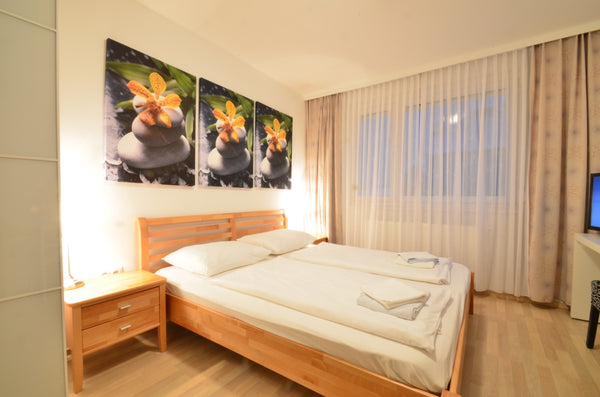 Quiet studioapartment on the third floor with elevator, only 600 meters away fro Vienna, Austria Studio near Metro U6 next Siemens Entire rental unit vacation rental 20922234