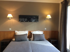 En parfait état, avec place de parking  privée en ss sol  inclus dans le prix de La Rochelle, France Bel appart + park. privé couvert PTE DE VERSAILLES Entire condo vacation rental 4951818