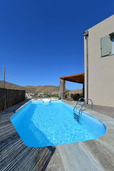 License number : 00000802650<br /><br />Our 2019 built villa is located over the  Tau Squared Holiday House Entire villa vacation rental 36589224