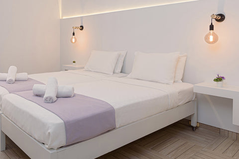 ΑποκτήστΤο Standard Double Room είναι ένα ευρύχωρο και φωτεινό δωμάτιο (14 τ.μ.)  Venus Minimal Hotel - Δίκλινο Δωμάτιο με Μπαλκόνι Room in hotel vacation rental 551128882177391877