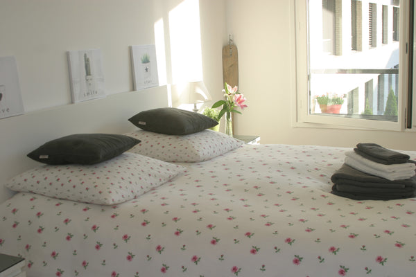 Chambre de 12 m² donnant sur un jardin privé, dans un résidence neuve et calme.  Paris, France Chambre équipée parfaite pour un voyage d'affaire. Private room in rental unit vacation rental 21286246