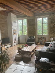 Détendez-vous dans ce logement au charme certain. Sol en tomette , 4 m de hauteu Lyon, France Lyon appartement de charme sur les quais de Saône Entire rental unit vacation rental 638830104793545048