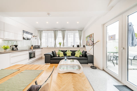 • 90 sqm living space + 15sqm terrace<br />• 2 bedrooms with double beds + doubl Vienna, Austria 90sqm - Terrace - Near Danube - AC, Netflix Entire rental unit vacation rental 38382634