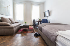 Dieses Apartment zeichnet sich durch seine ausgezeichnete Raumaufteilung aus. Vo Vienna, Austria CheckVienna - Hütteldorfer Strasse Luxus Entire rental unit vacation rental 27273191