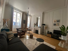 Bel appartement avec le charme de l’ancien.<br />Emplacement idéal, dans le cent Bordeaux, France Bel appartement dans le centre historique Entire condo vacation rental 630882692803514433