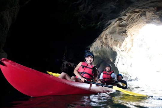 Kayak Tour of the 7 Caves  Private Tours and Travel Guide America Los Angeles CITY La Jolla Destination Tour