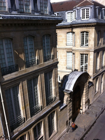 1 to 10-month "mobility lease" only - according to French law.<br /><br /><b>The Paris, France GORGEOUS VIEWS - LUXURY MARAIS LOFT mobility lease Entire rental unit vacation rental 420805