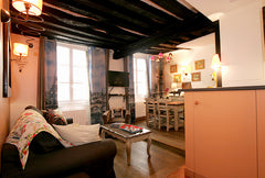 This 1 bedroom apartment, around 45 square meters is located rue de la Huchette  Paris, France 1 Bedroom apartment rue de la Huchette Entire rental unit vacation rental 10129773